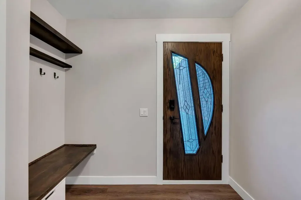 370 Brae Glen Crescent SW Calgary AB T2W 1B6