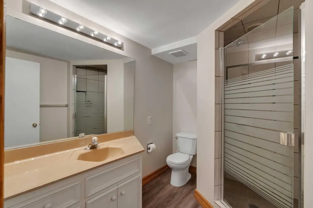 370 Brae Glen Crescent SW Calgary AB T2W 1B6