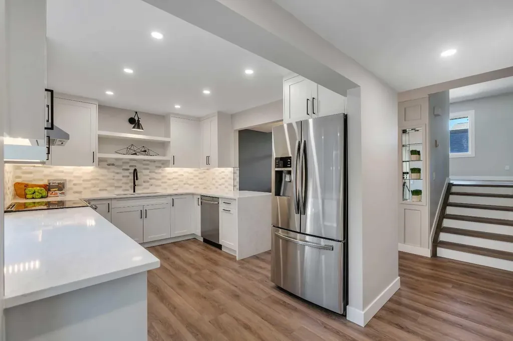 370 Brae Glen Crescent SW Calgary AB T2W 1B6