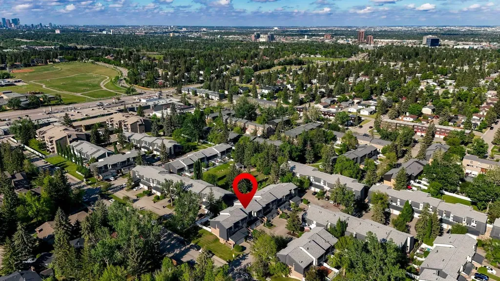 370 Brae Glen Crescent SW Calgary AB T2W 1B6