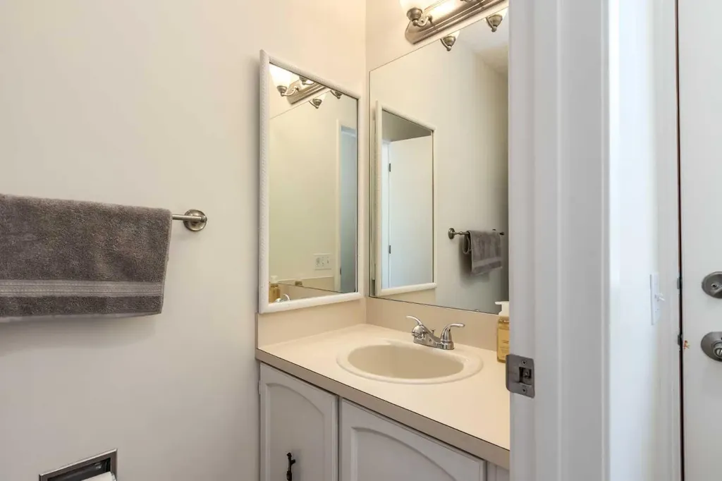 5625 Silverdale Drive NW Calgary AB T3B 4N5