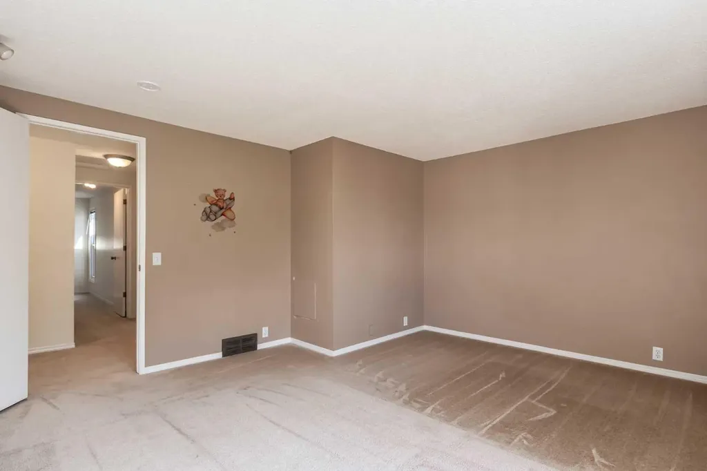 5625 Silverdale Drive NW Calgary AB T3B 4N5