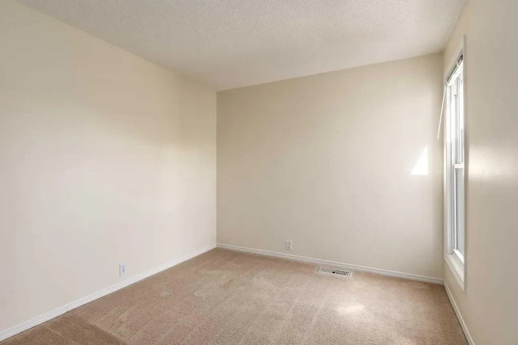 5625 Silverdale Drive NW Calgary AB T3B 4N5
