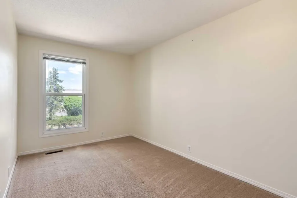 5625 Silverdale Drive NW Calgary AB T3B 4N5