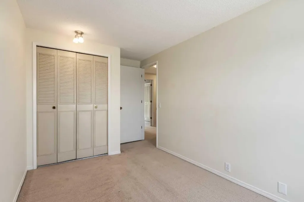5625 Silverdale Drive NW Calgary AB T3B 4N5
