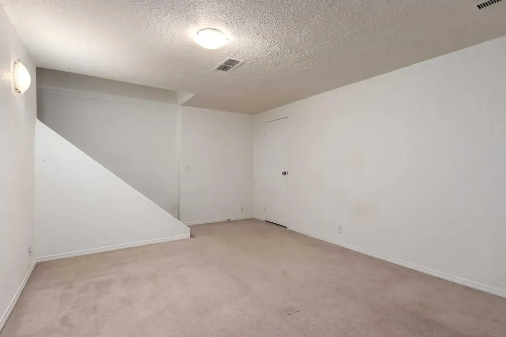5625 Silverdale Drive NW Calgary AB T3B 4N5