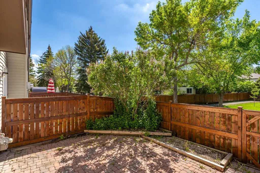 5625 Silverdale Drive NW Calgary AB T3B 4N5