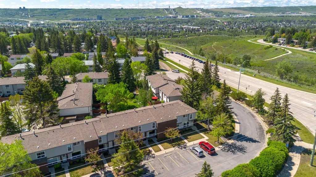 5625 Silverdale Drive NW Calgary AB T3B 4N5