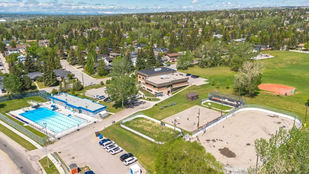 5625 Silverdale Drive NW Calgary AB T3B 4N5