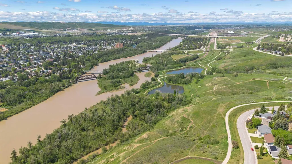 5625 Silverdale Drive NW Calgary AB T3B 4N5