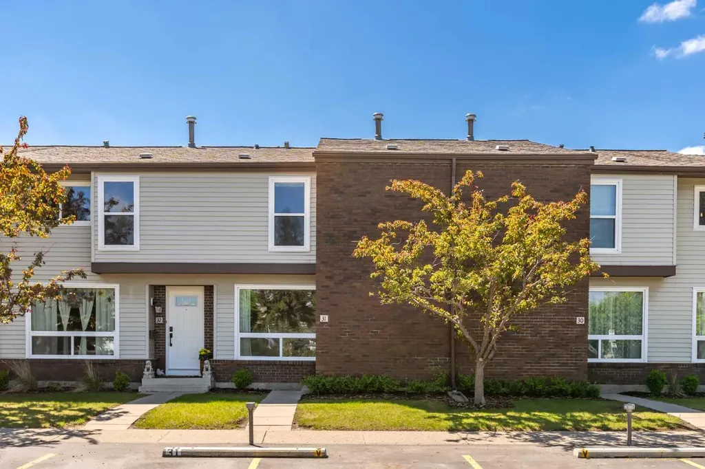 5625 Silverdale Drive NW Calgary AB T3B 4N5