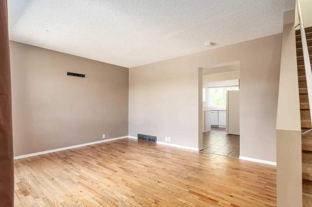 5625 Silverdale Drive NW Calgary AB T3B 4N5