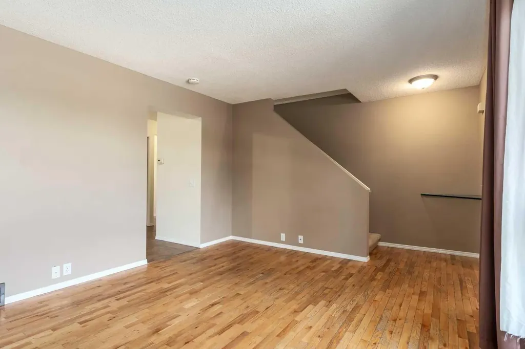 5625 Silverdale Drive NW Calgary AB T3B 4N5