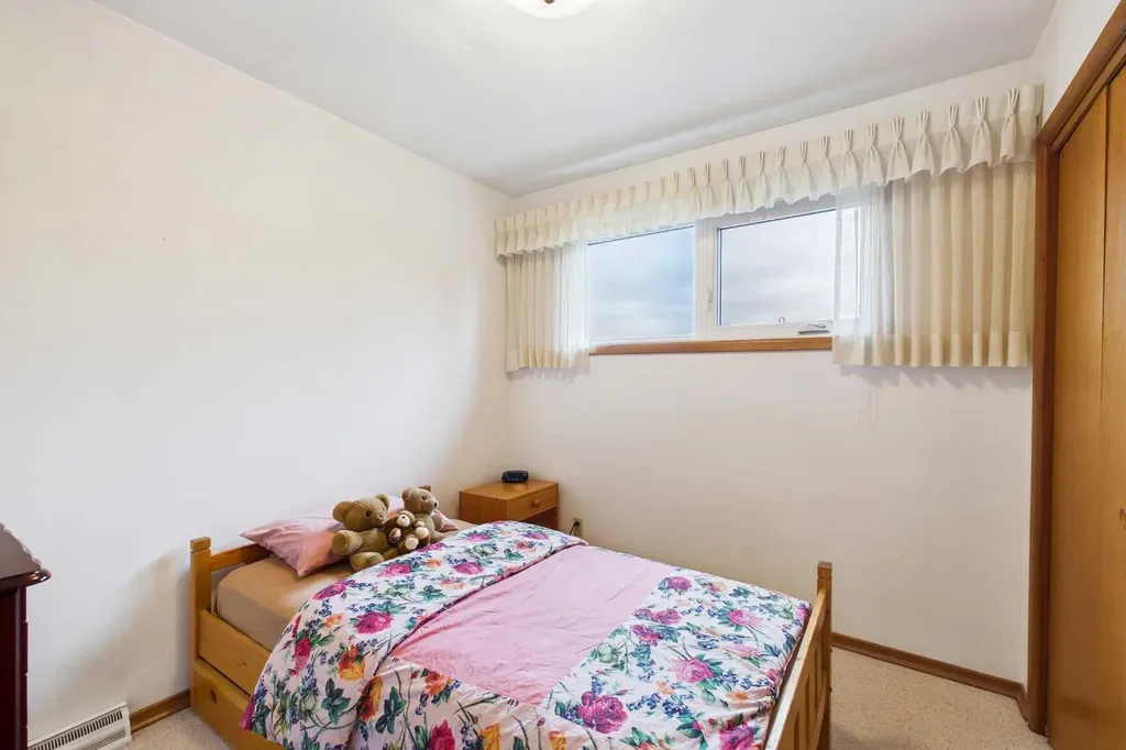 2960 Conrad Drive NW Calgary AB T2L 1B4