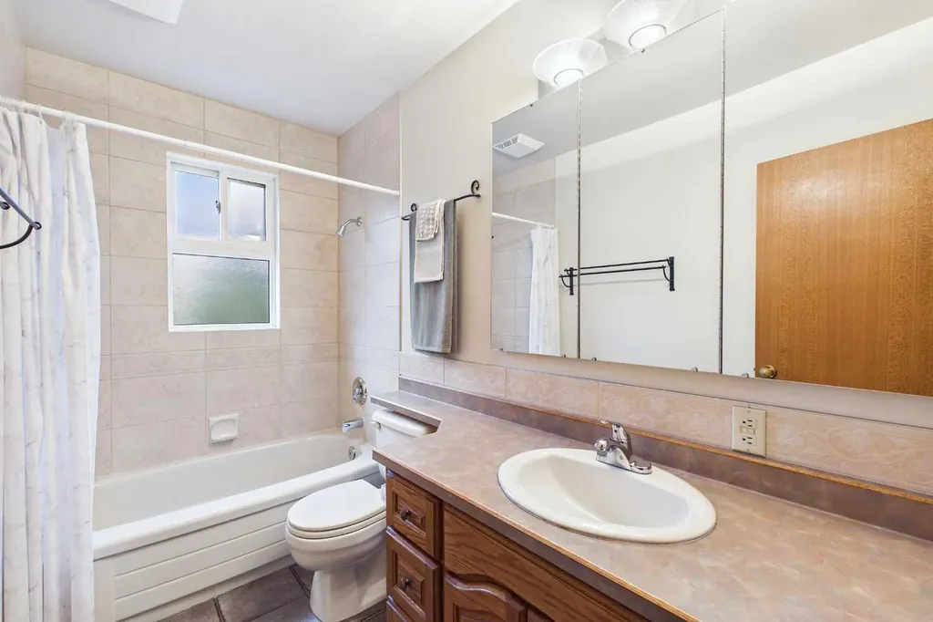 2960 Conrad Drive NW Calgary AB T2L 1B4