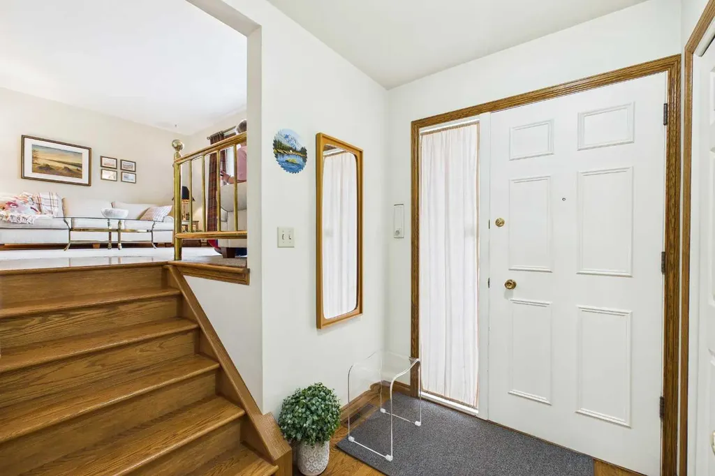 2960 Conrad Drive NW Calgary AB T2L 1B4