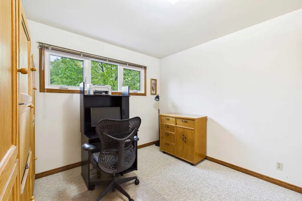 2960 Conrad Drive NW Calgary AB T2L 1B4
