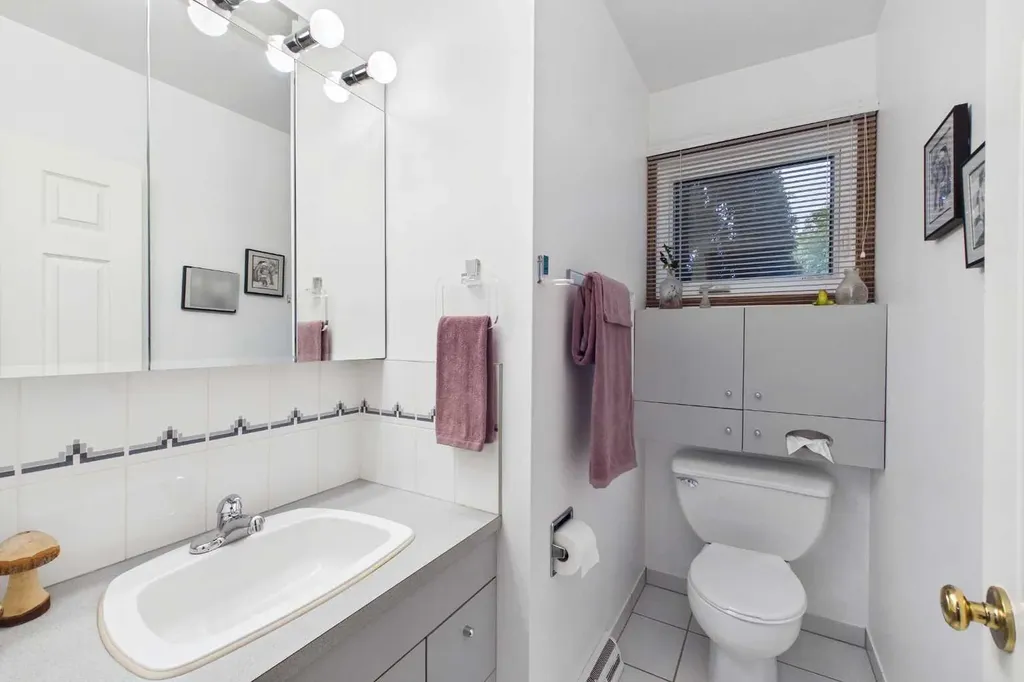 2960 Conrad Drive NW Calgary AB T2L 1B4
