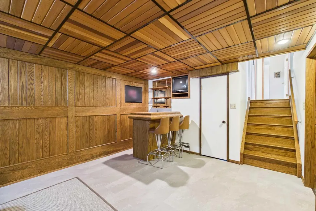 2960 Conrad Drive NW Calgary AB T2L 1B4
