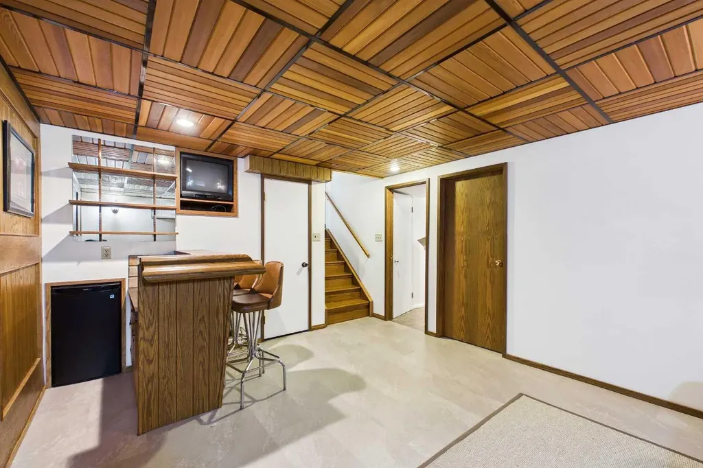 2960 Conrad Drive NW Calgary AB T2L 1B4