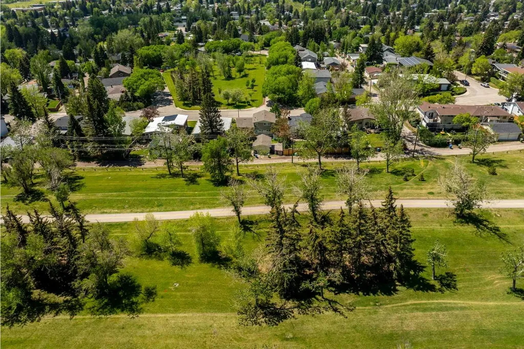 2960 Conrad Drive NW Calgary AB T2L 1B4