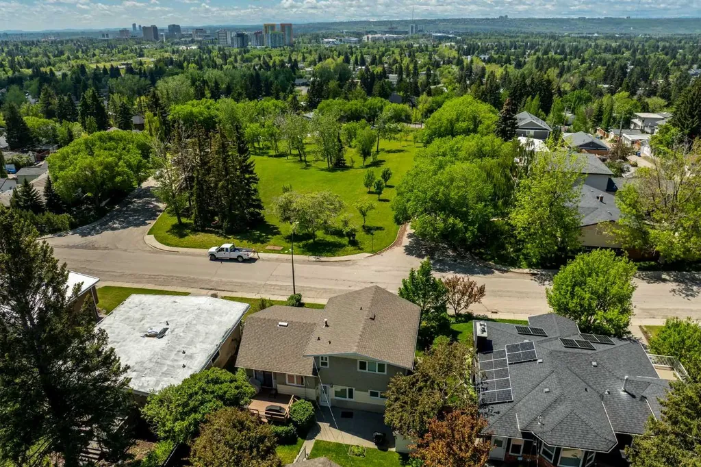 2960 Conrad Drive NW Calgary AB T2L 1B4