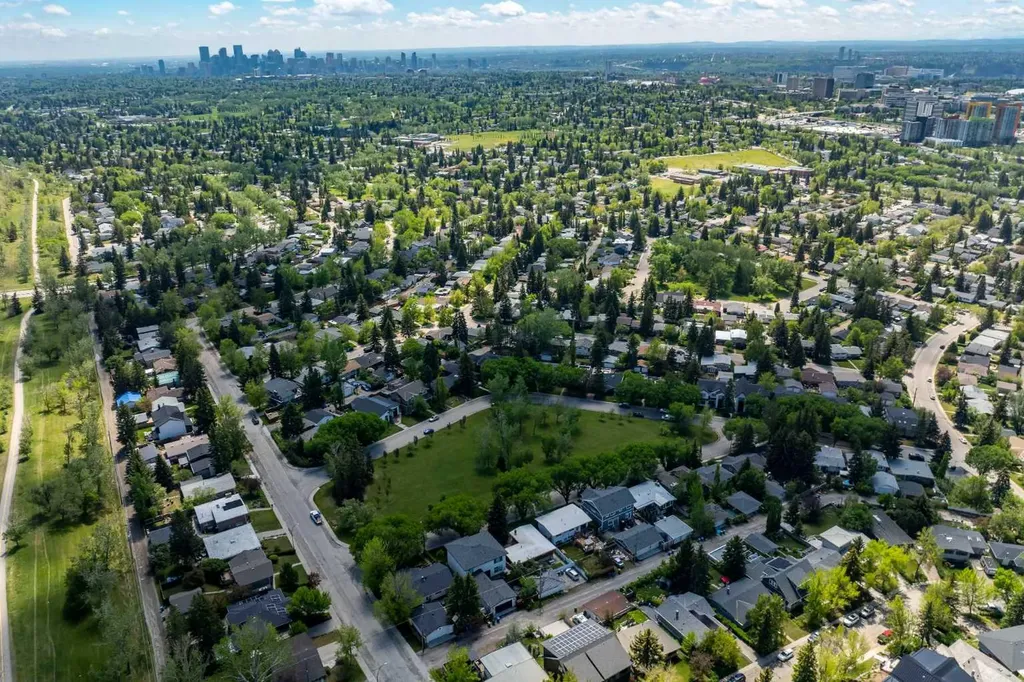 2960 Conrad Drive NW Calgary AB T2L 1B4