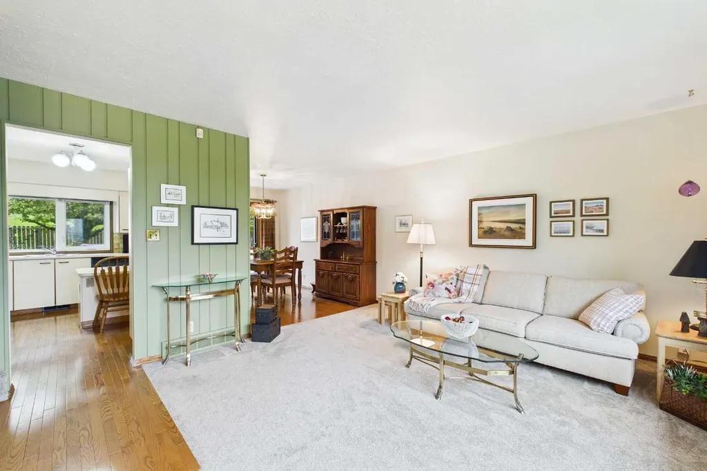 2960 Conrad Drive NW Calgary AB T2L 1B4