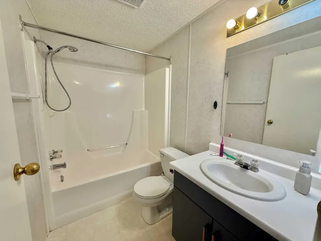 133 Jarvis Street Hinton AB T7V1R9