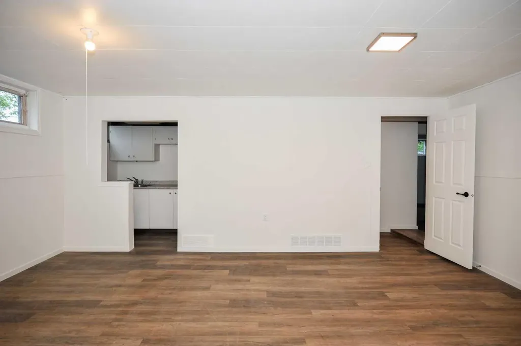 4201 50 Avenue Camrose AB T4V 0P9