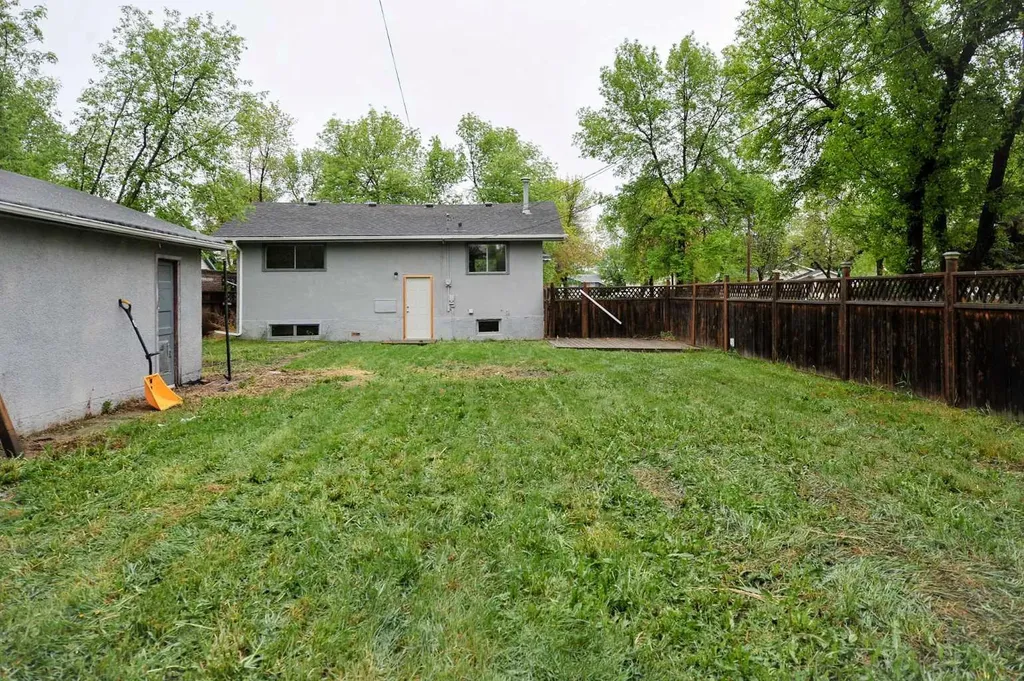 4201 50 Avenue Camrose AB T4V 0P9