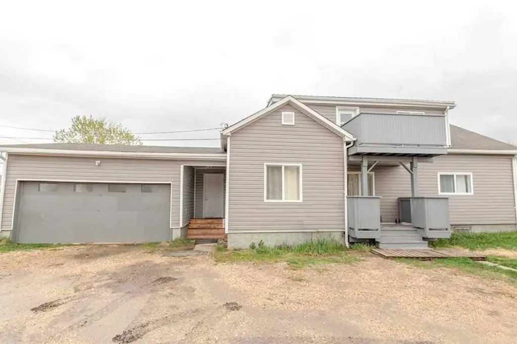 10112 104 Avenue SW Grande Prairie AB T8V 1E7