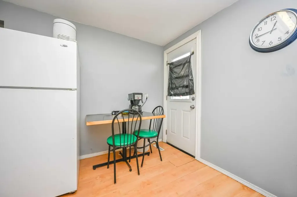 10112 104 Avenue SW Grande Prairie AB T8V 1E7