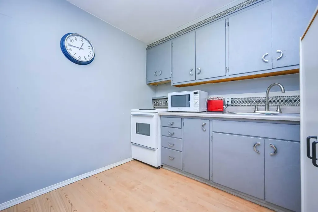 10112 104 Avenue SW Grande Prairie AB T8V 1E7