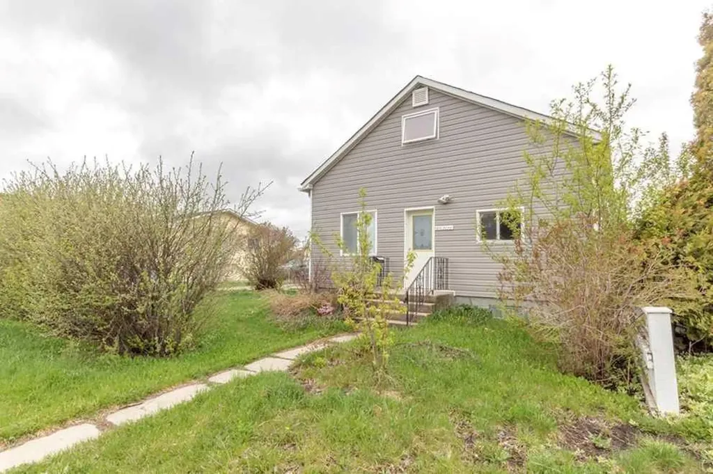 10112 104 Avenue SW Grande Prairie AB T8V 1E7