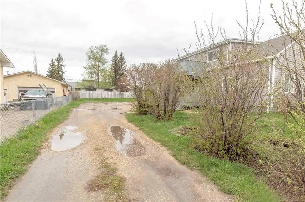 10112 104 Avenue SW Grande Prairie AB T8V 1E7