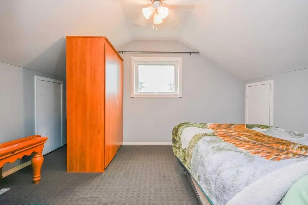 10112 104 Avenue SW Grande Prairie AB T8V 1E7
