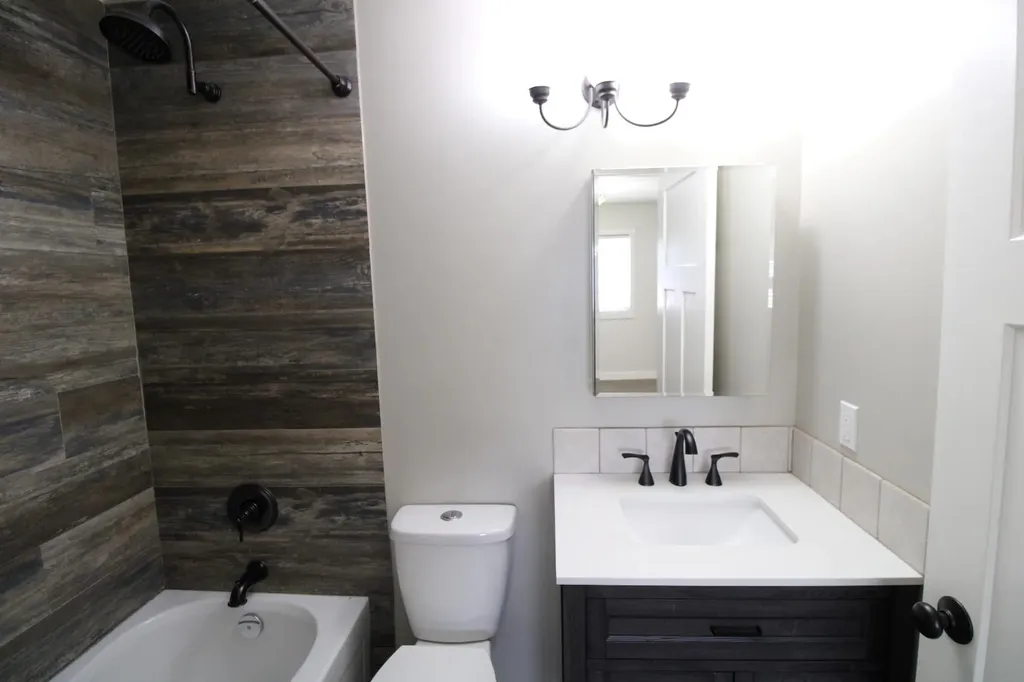 5715 56 Street Taber AB T1G 1L1
