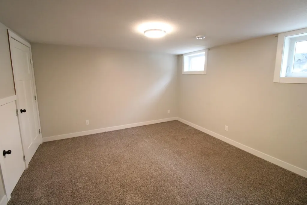 5715 56 Street Taber AB T1G 1L1