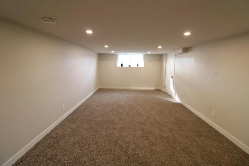 5715 56 Street Taber AB T1G 1L1