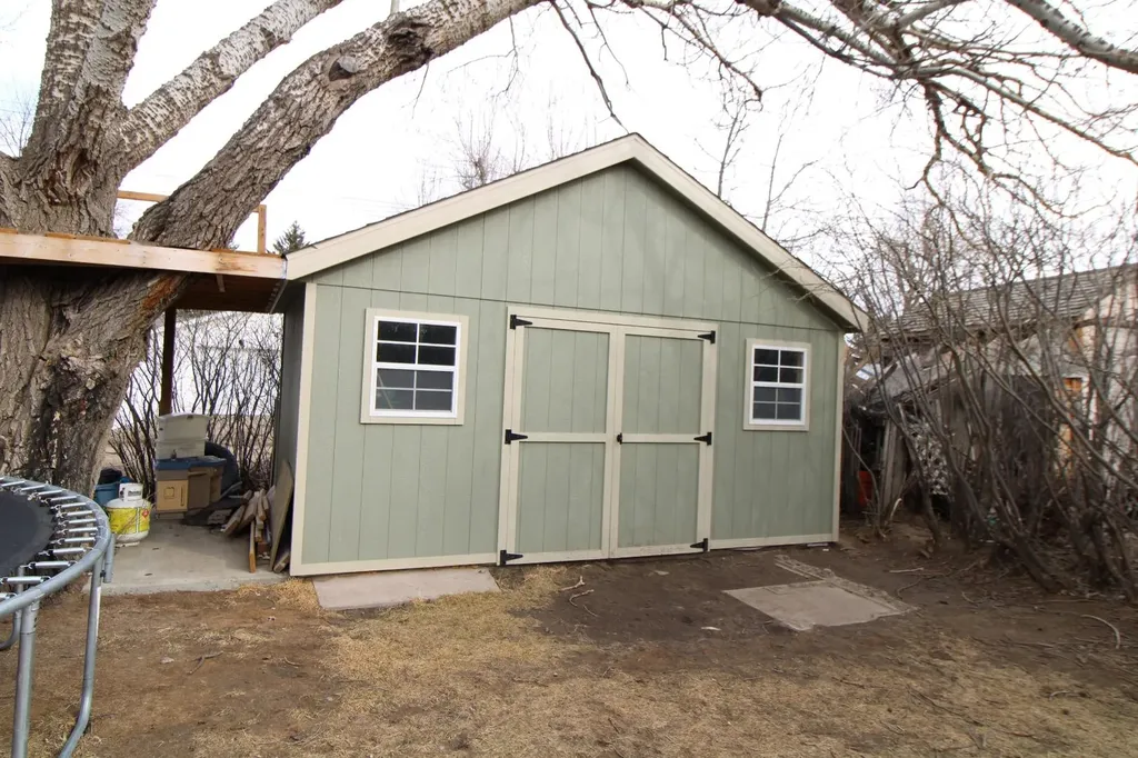 5715 56 Street Taber AB T1G 1L1