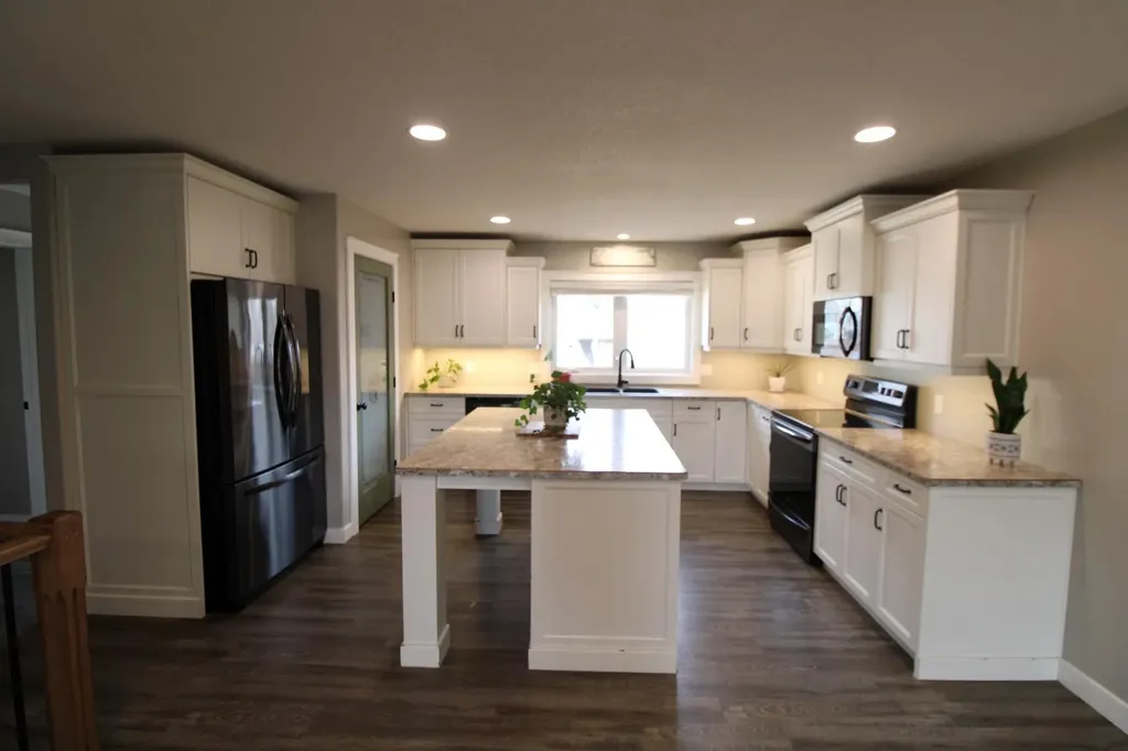 5715 56 Street Taber AB T1G 1L1