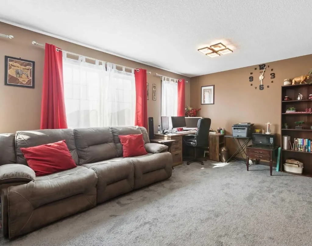 670 Muirfield Crescent Lyalta AB T0J1Y1