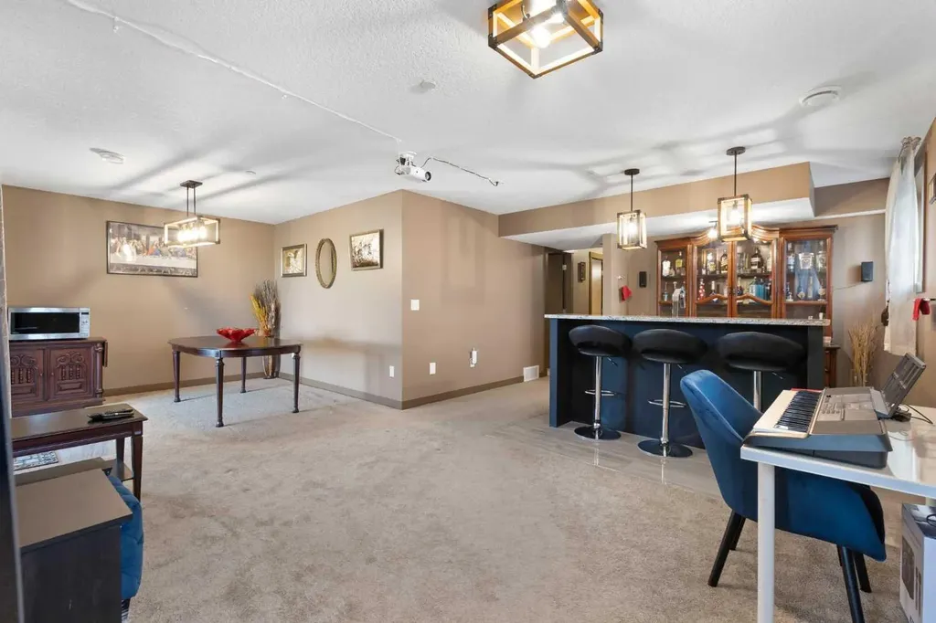 670 Muirfield Crescent Lyalta AB T0J1Y1