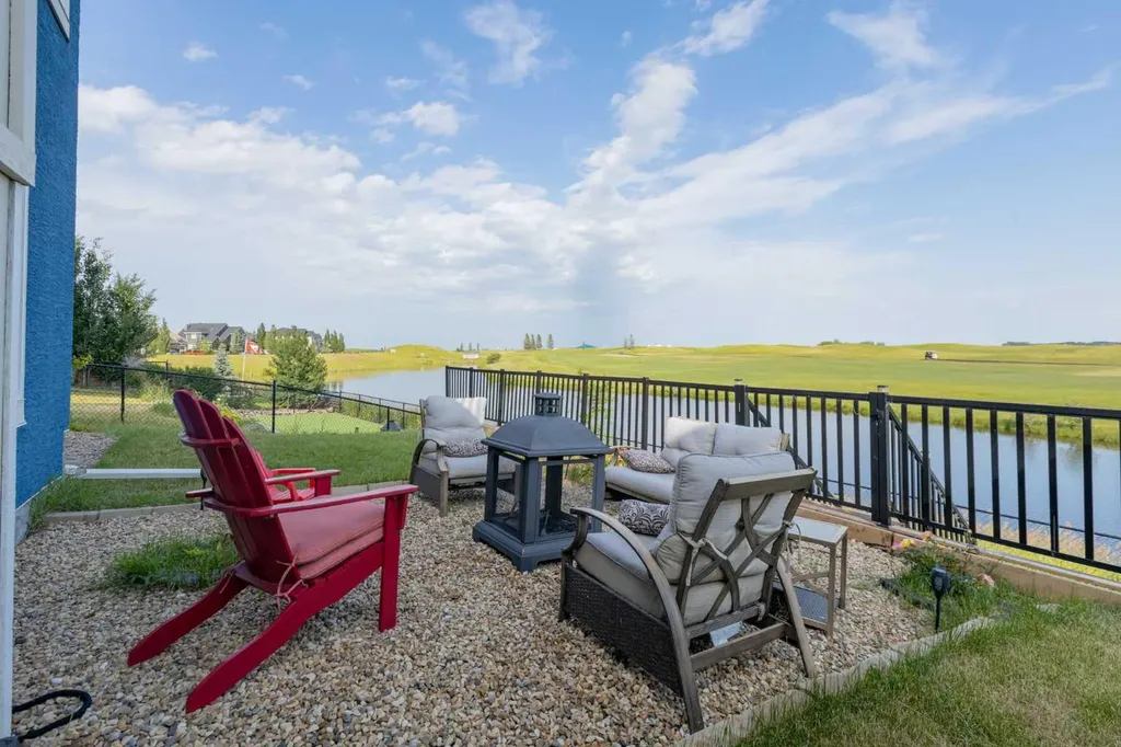 670 Muirfield Crescent Lyalta AB T0J1Y1