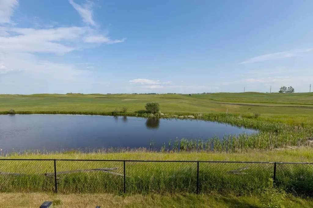 670 Muirfield Crescent Lyalta AB T0J1Y1