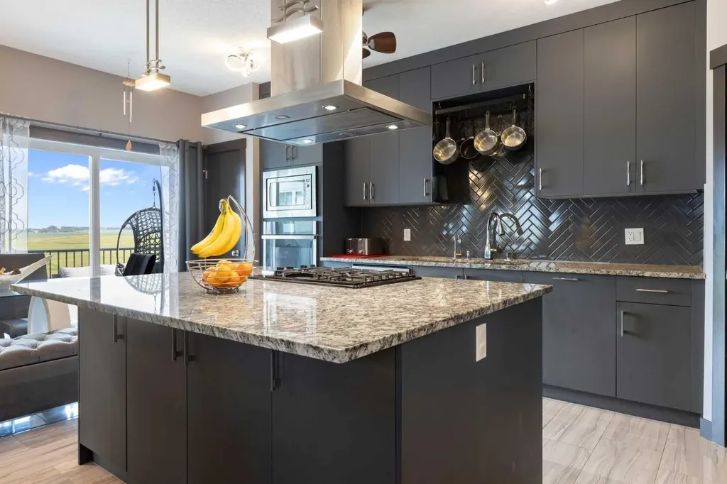 670 Muirfield Crescent Lyalta AB T0J1Y1