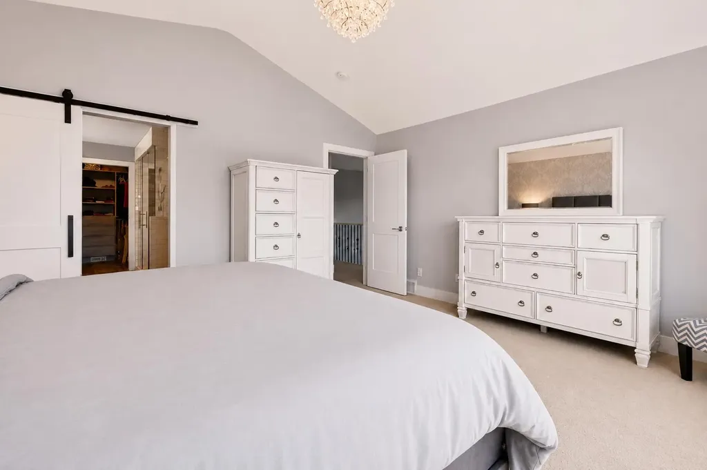 219 Legacy Mount SE Calgary AB T2X 2G8