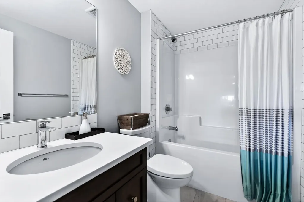 219 Legacy Mount SE Calgary AB T2X 2G8