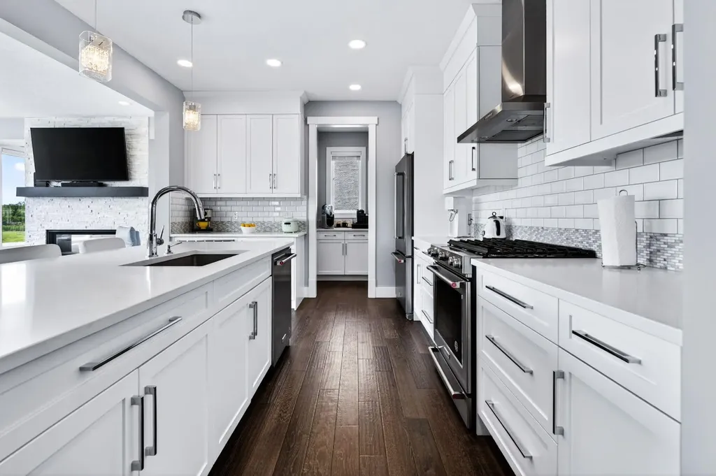 219 Legacy Mount SE Calgary AB T2X 2G8